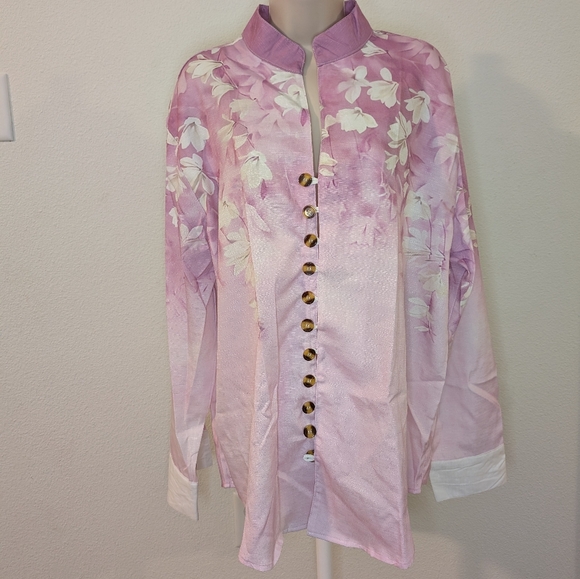 Purple and White Casual Button Down Shirt with Floral Pattern - Picture 4 of 12